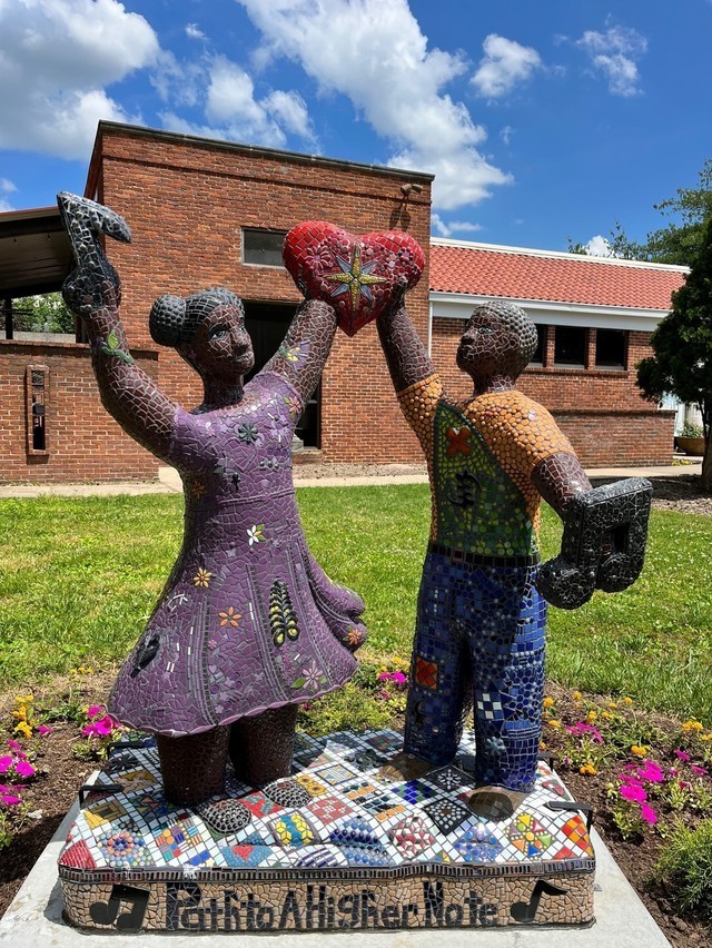 A sculpture by Betty Turney-Turner that recognizes the importance of the arts in Nashville’s Black community